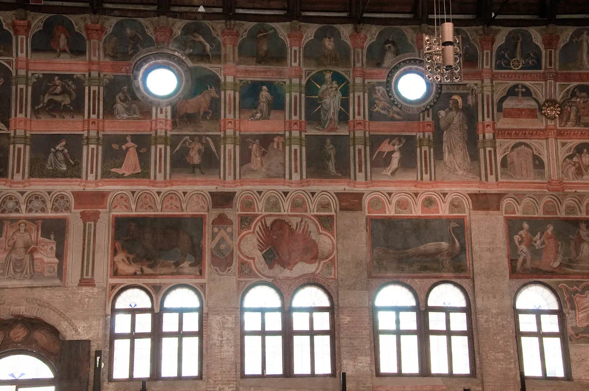Frescoed walls, Great hall of Palazzo della Ragione , Padua, Italy - www.rossiwrites.com