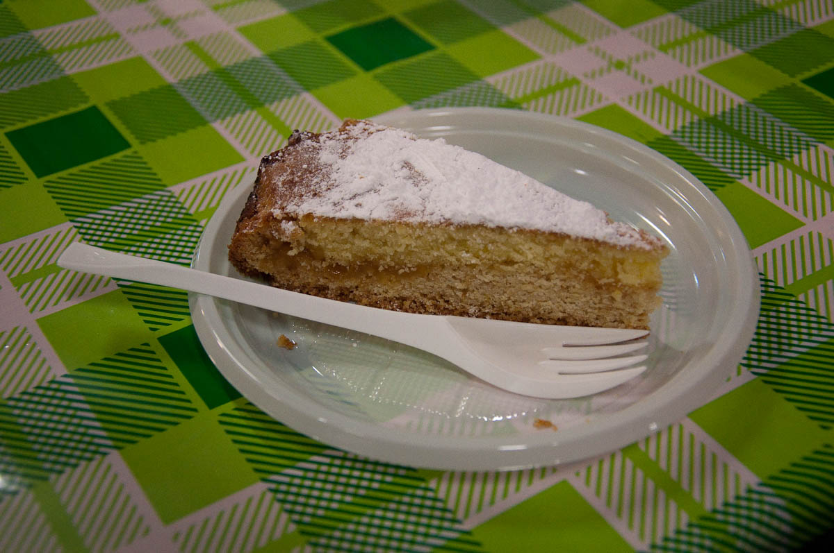 Lemon cake, Pea Festival, Sagra dei Bisi, Lumignano, Veneto, Italy - www.rossiwrites.com