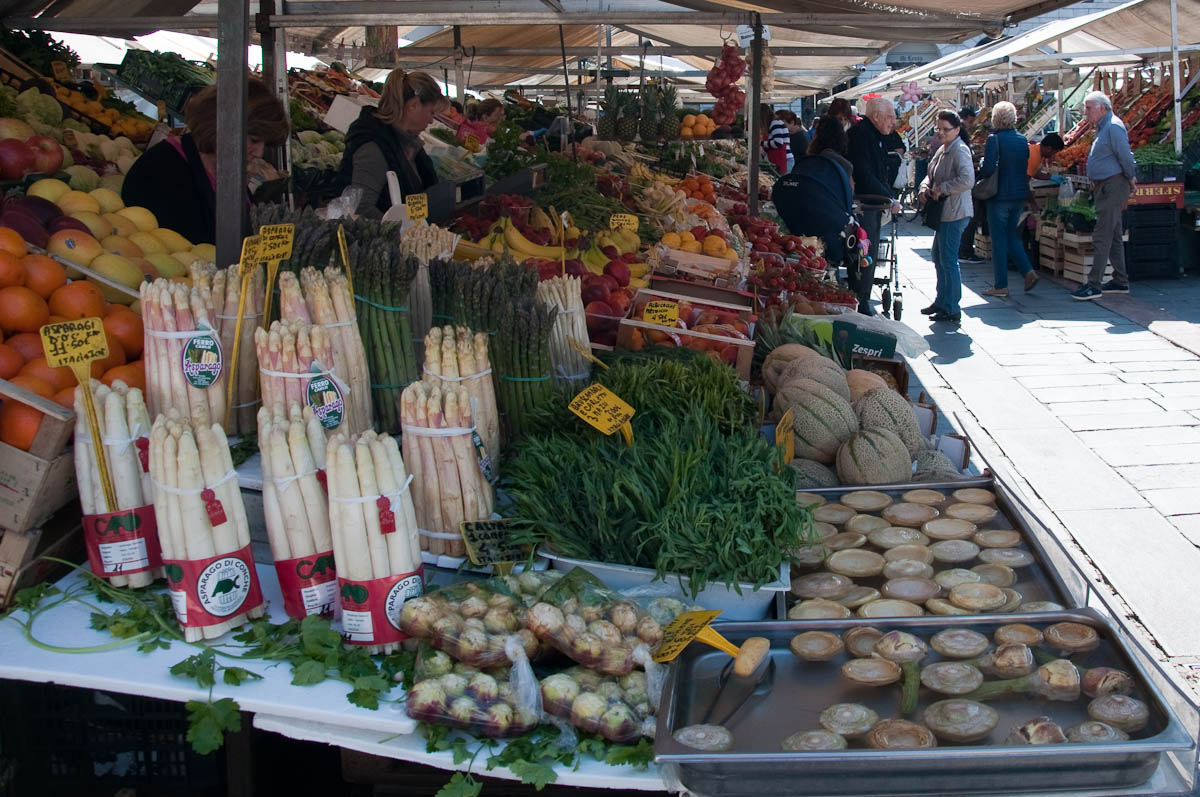 Stall with asparagus and other vegetables, The Marketplace, Piazza delle Erbe, Padua, Italy - www.rossiwrites.com