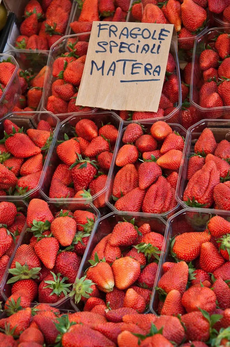 Strawberries, The Marketplace, Piazza delle Erbe, Padua, Italy - www.rossiwrites.com