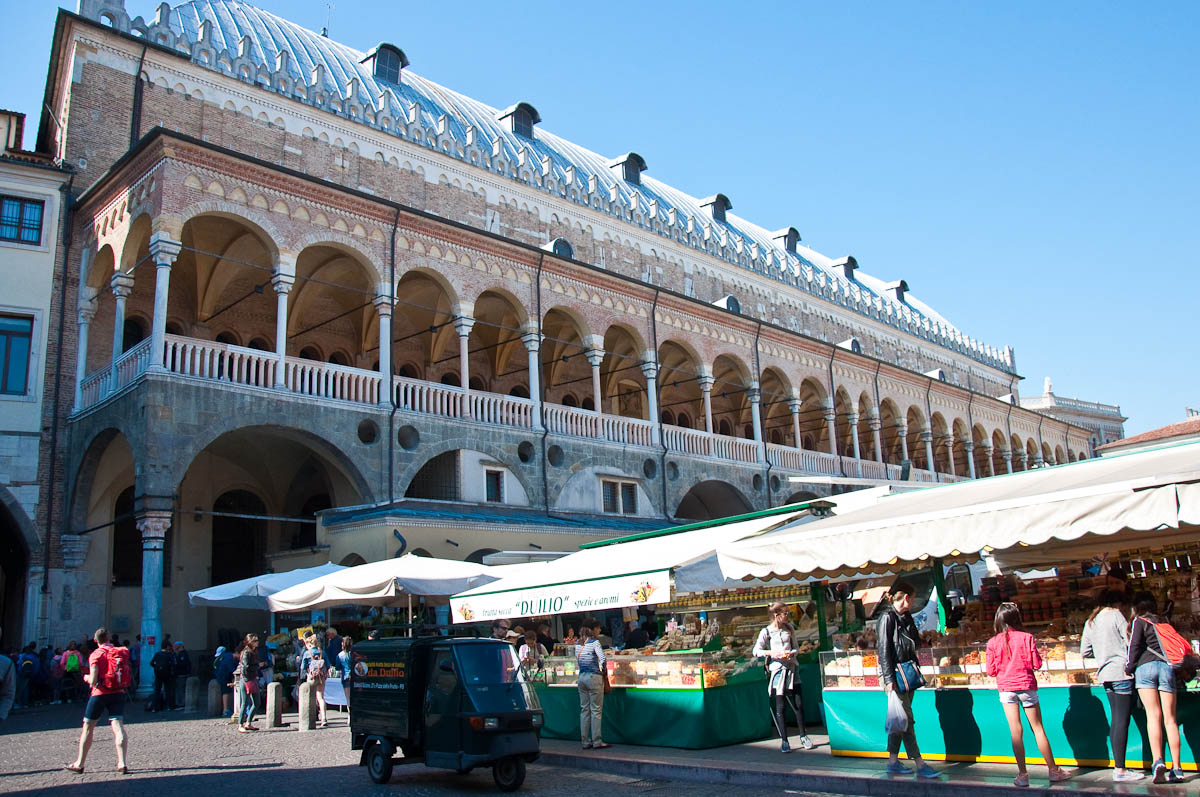 The Marketplace with Palazzo della Ragione, Piazza della Fruta, Padua, Italy - www.rossiwrites.com