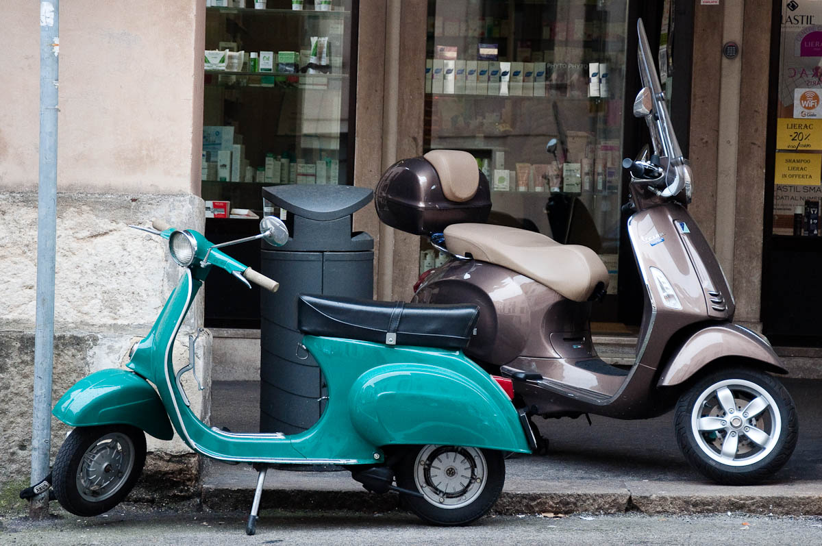 A tiny scooter, Vicenza, Italy - www.rossiwrites.com