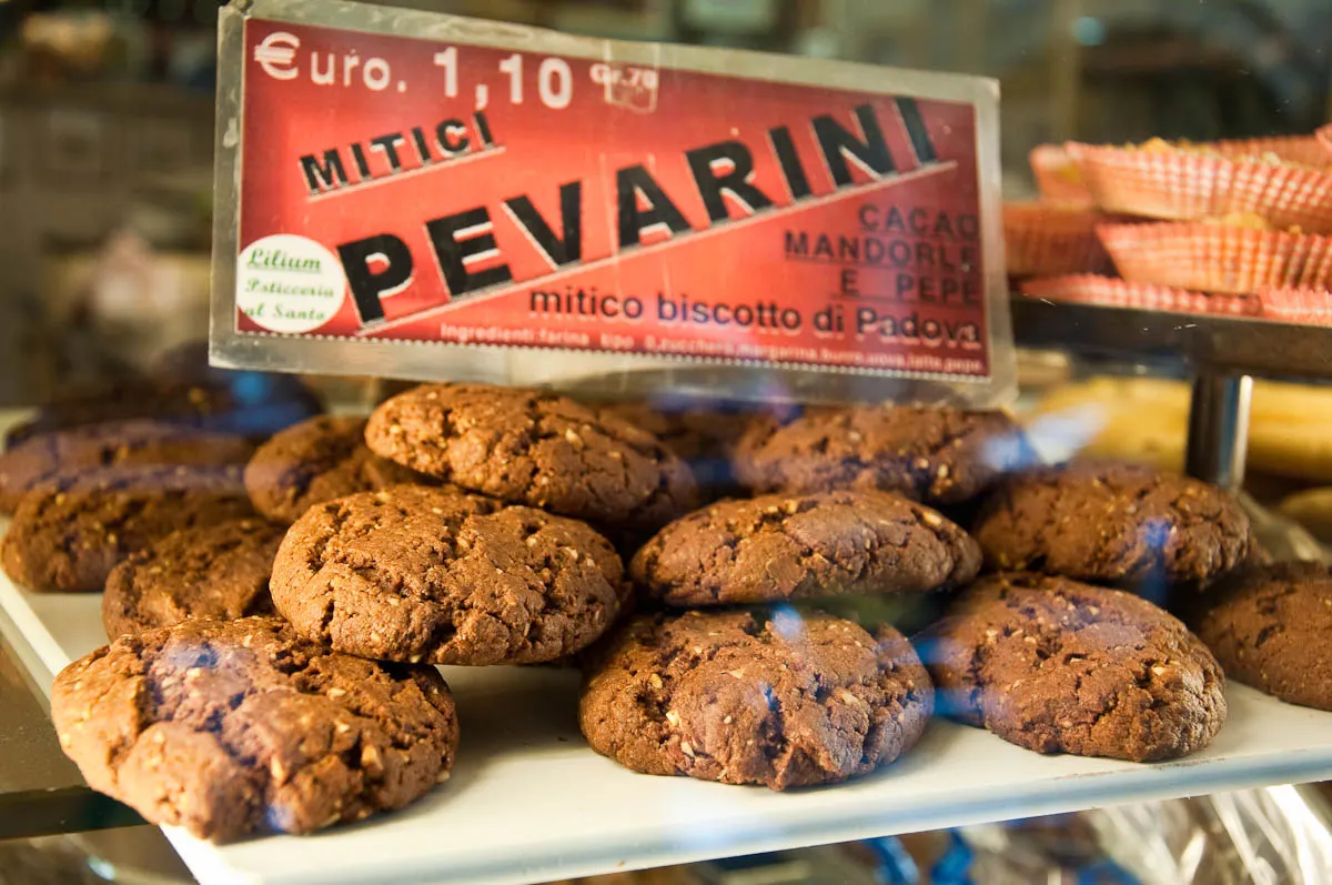 Pevarini - traditional biscuit from Padua, Veneto, Italy - www.rossiwrites.com
