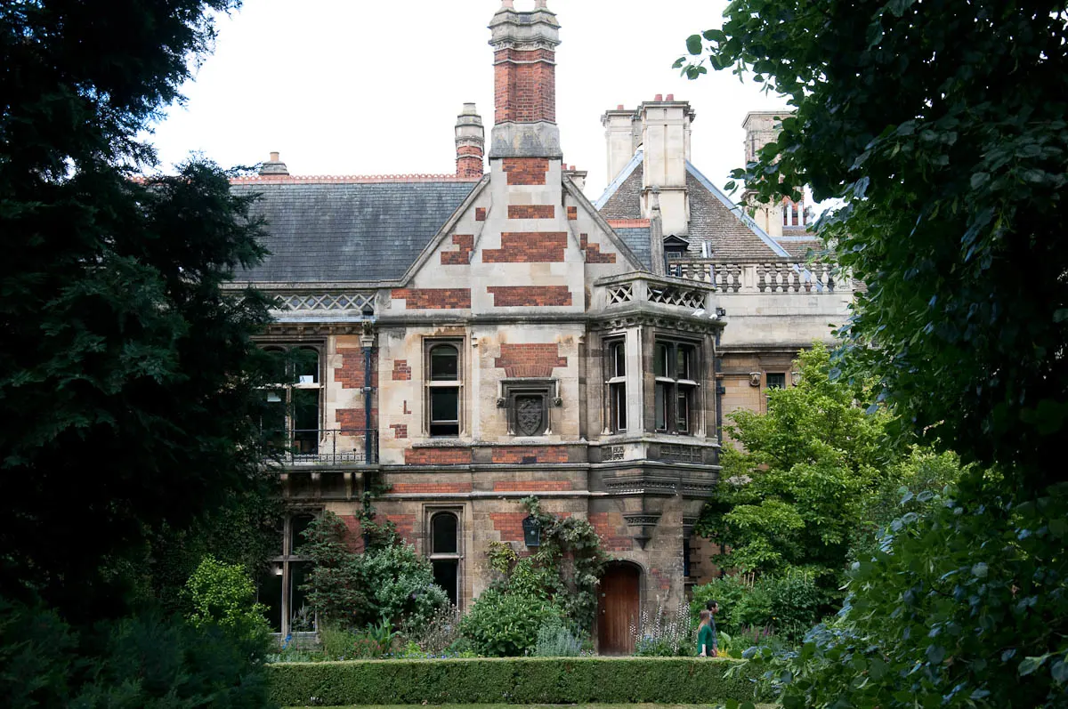 Student residence hall, Pembroke College, Cambridge, England - www.rossiwrites.com