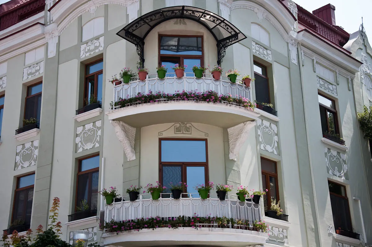 a-renovated-facade-varna-bulgaria-www.rossiwrites.com