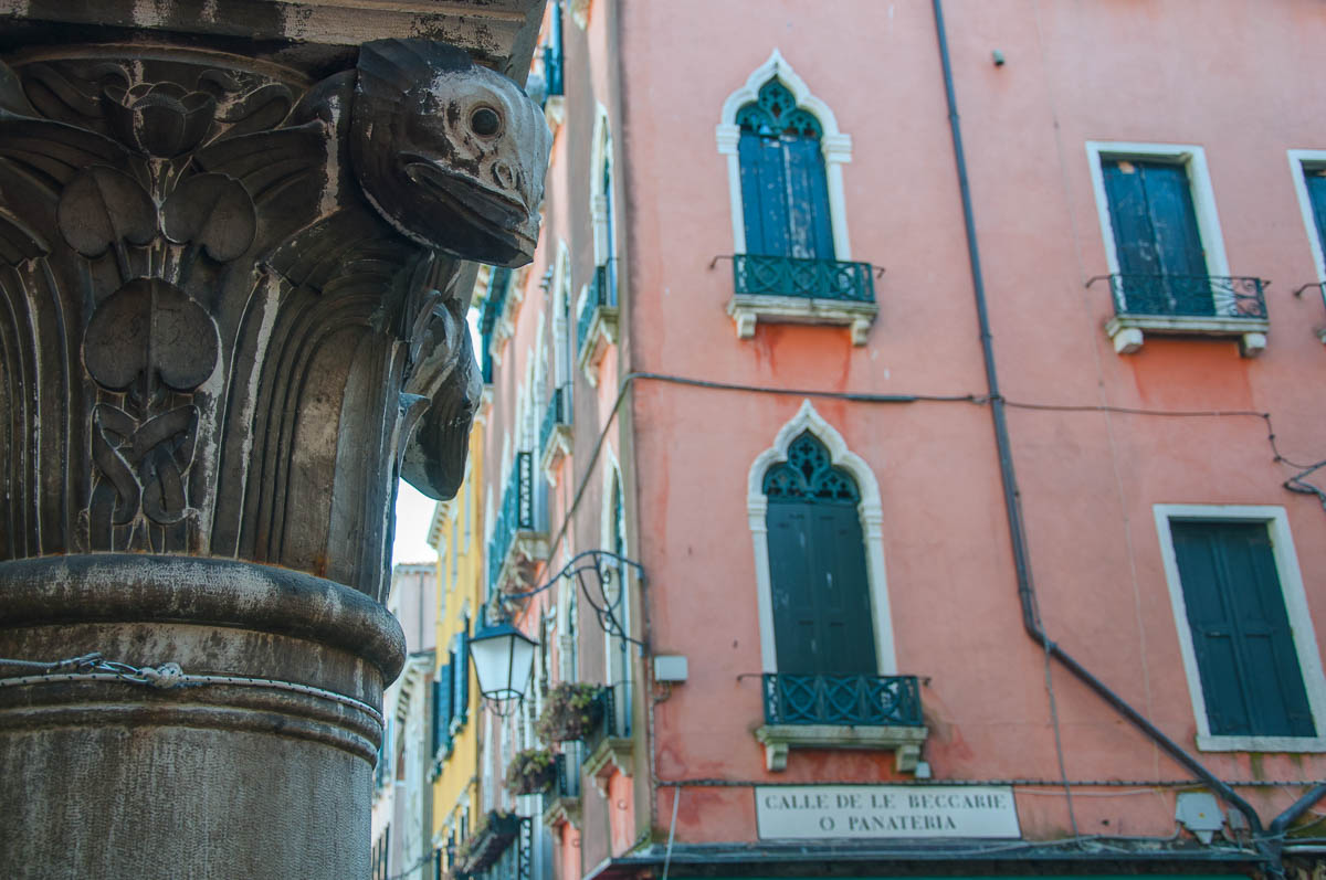 A capital adorned with fish - Rialto Fish Market, Venice, Italy - www.rossiwrites.com