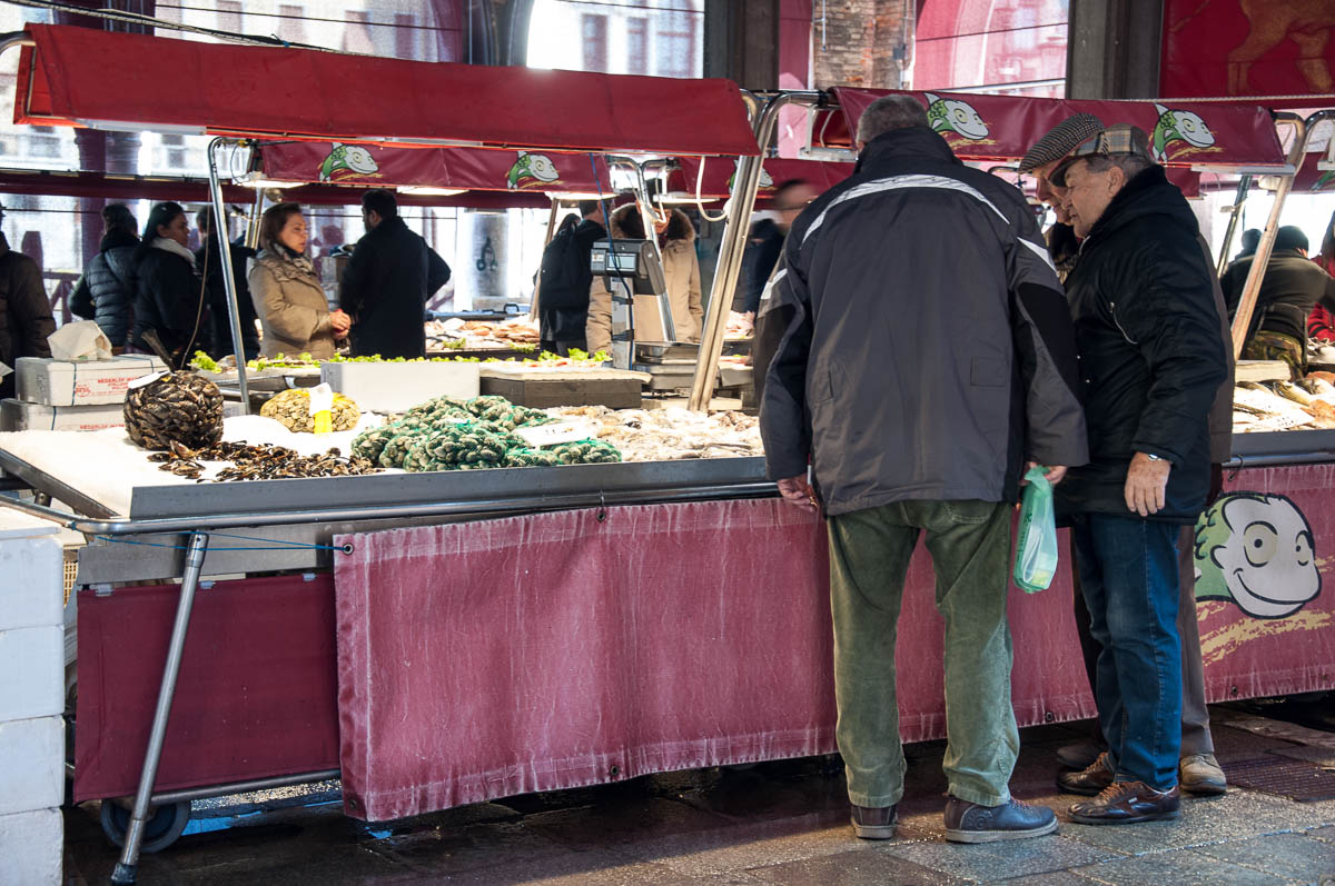 Venetians shopping for fish - Rialto Fish Market, Venice, Italy - www.rossiwrites.com