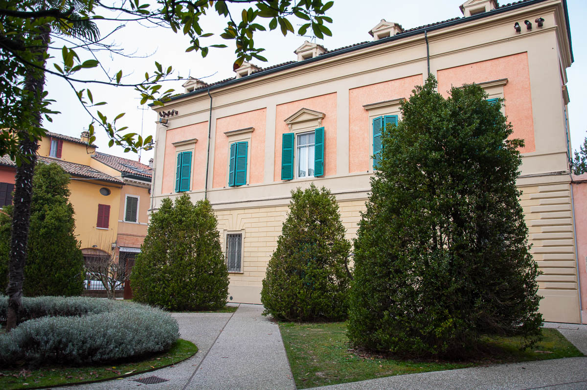 A beautiful building - Ravenna, Emilia Romagna, Italy - www.rossiwrites.com