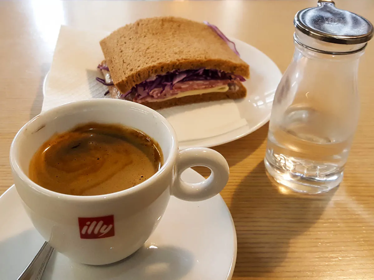 Coffee and sandwich - Vicenza, Veneto, Italy - www.rossiwrites.com