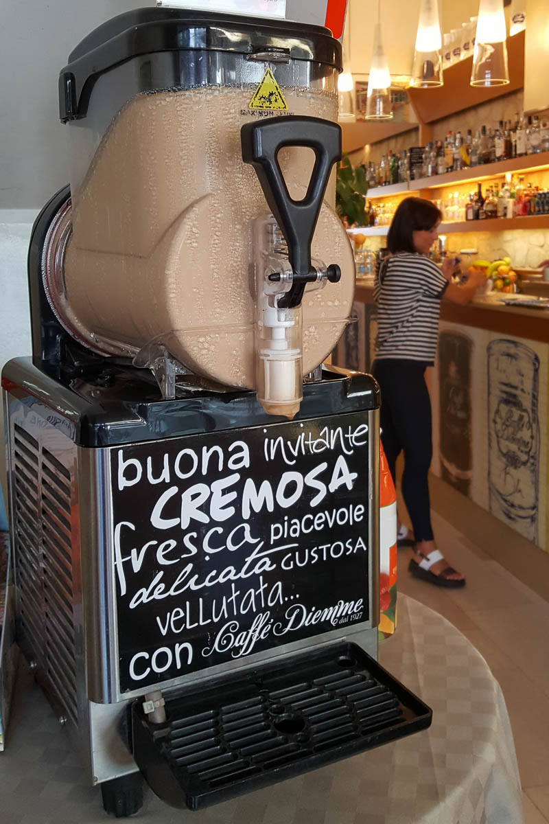 A Crema Caffe machine - Padua, Italy - www.rossiwrites.com