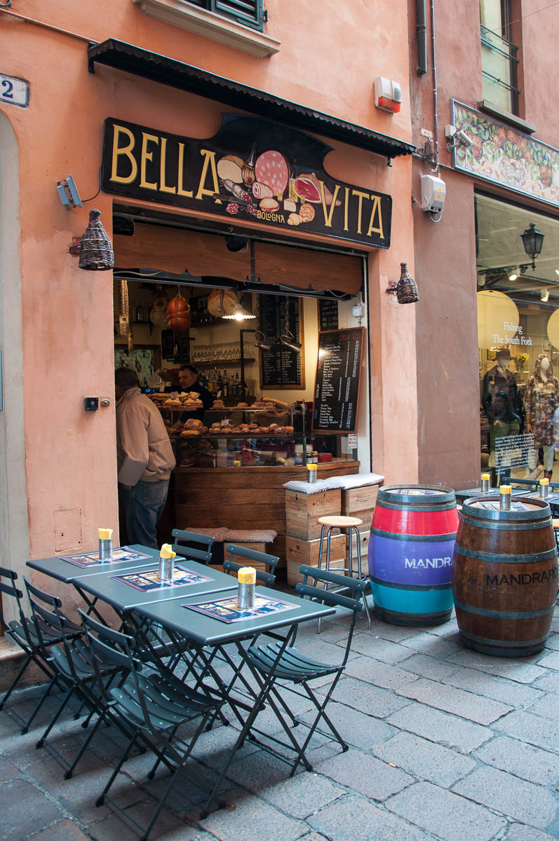 A traditional eaterie - Bologna, Emilia-Romagna, Italy - www.rossiwrites.com