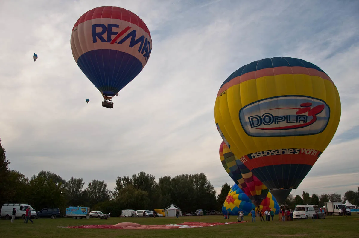 Balloons taking off - Ferrara Balloons Festival 2016 - Italy - www.rossiwrites.com