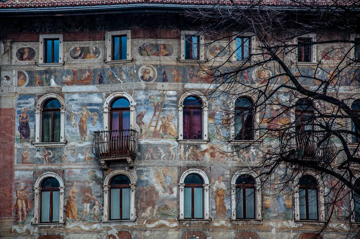 Frescoed House - Piazza del Duomo, Trento - Trentino, Italy - www.rossiwrites.com
