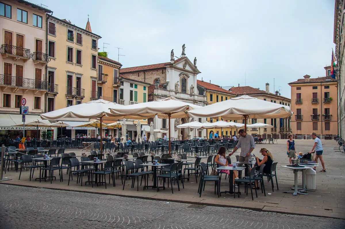 Cafe Culture - A cafe on Piazza dei Signori surrounded by historical buildings - Vicenza, Veneto, Italy - www.rossiwrites.com