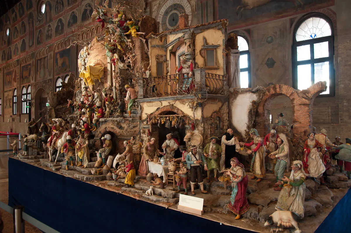 A huge Nativity Scene in Palazzo della Raggione - Padua, Veneto, Italy - www.rossiwrites.com