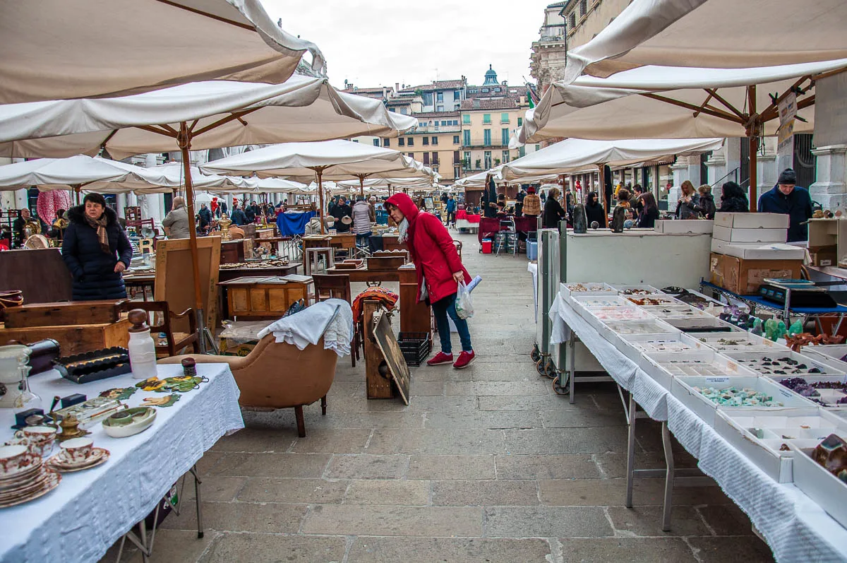 Shopping at the monthly antiques market - Vicenza, Veneto, Italy - www.rossiwrites.com