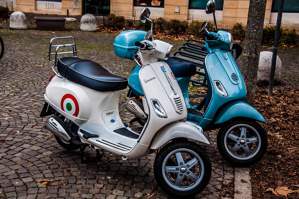 Two Vespas - Vicenza, Italy - www.rossiwrites.com