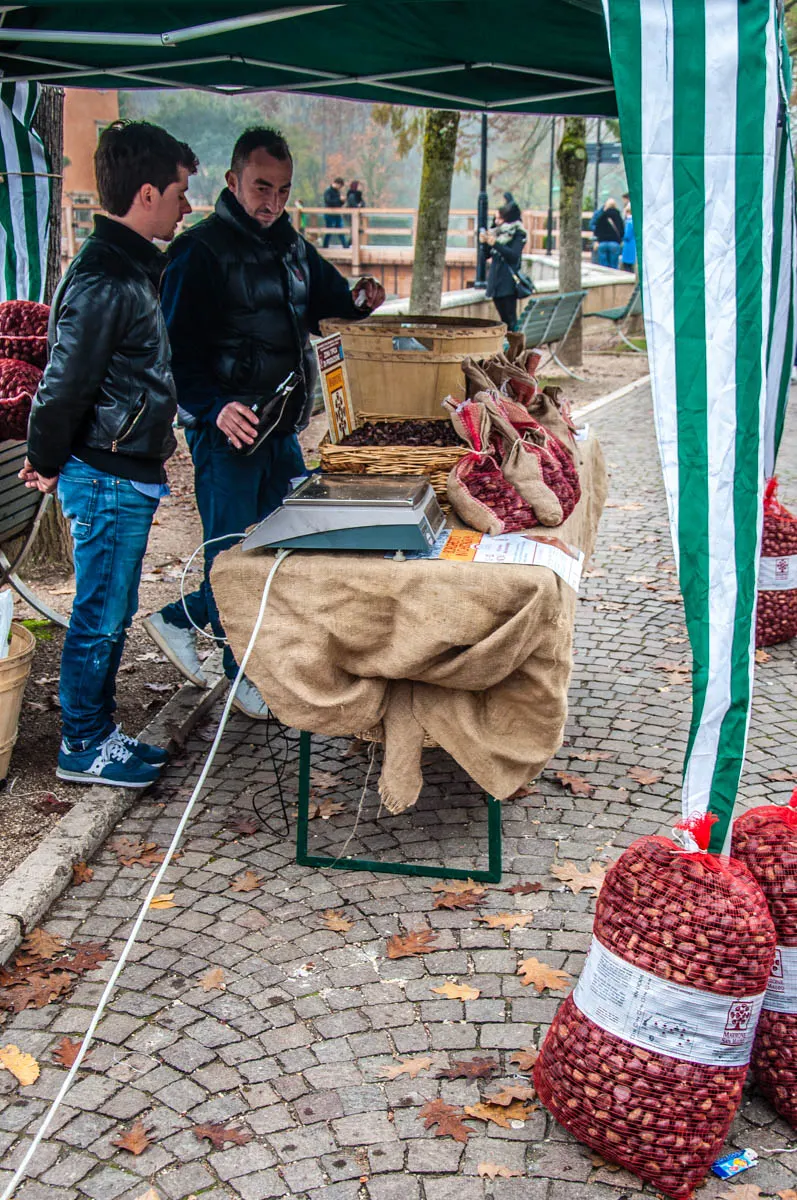 A stall selling roasted chestnuts - Borghetto sul Mincio, Veneto, Italy - www.rossiwrites.com