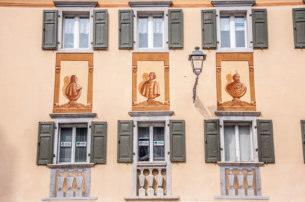 Painted facade - Pieve di Cadore, Veneto, Italy - www.rossiwrites.com