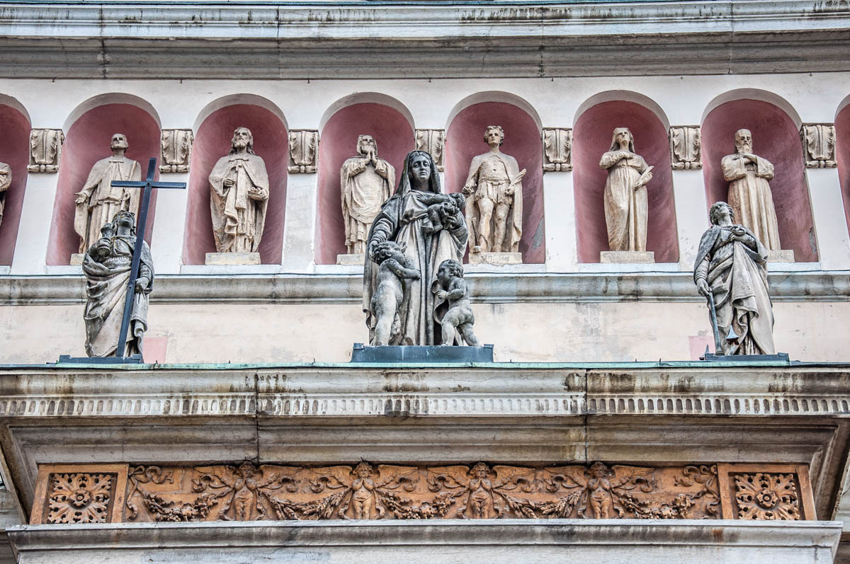 The statuary of the Church of Santa Maria Nascente - Pieve di Cadore, Veneto, Italy - www.rossiwrites.com