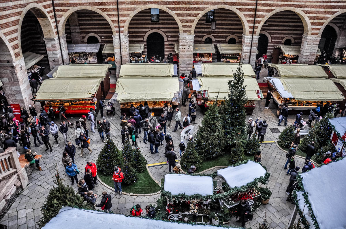 The market stalls seen from above - Christmas Market - Verona, Italy - www.rossiwrites.com