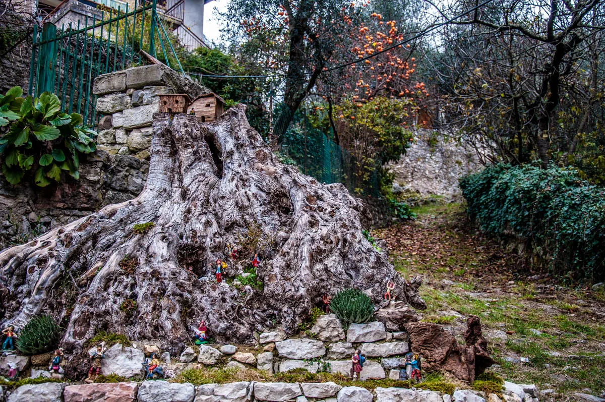 Nativity scene at the entrance to the village - Campo di Brenzone, Lake Garda, Italy - www.rossiwrites.com
