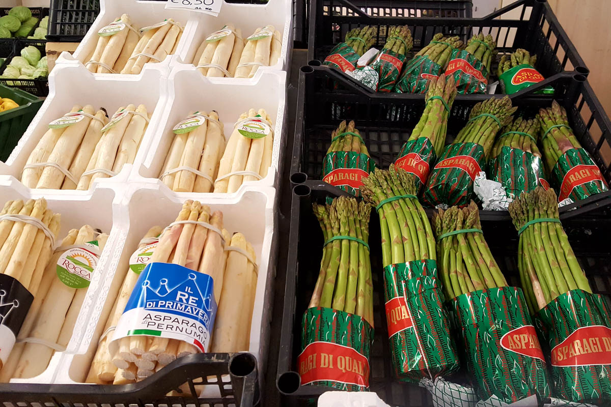 White and Green asparagus - Vicenza, Veneto, Italy - www.rossiwrites.com