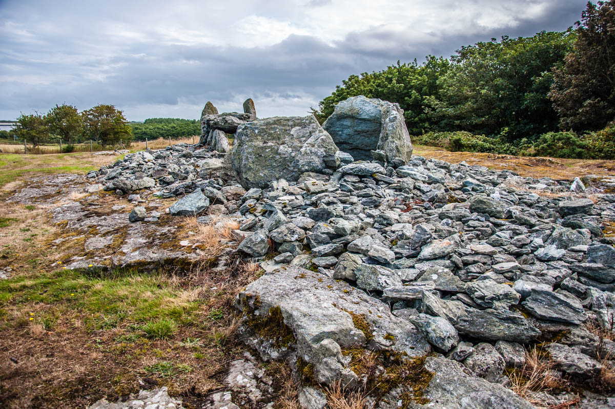 Trefignath Burial Chamber - Hollyhead, Isle of Anglesea - Wales, UK - rossiwrites.com