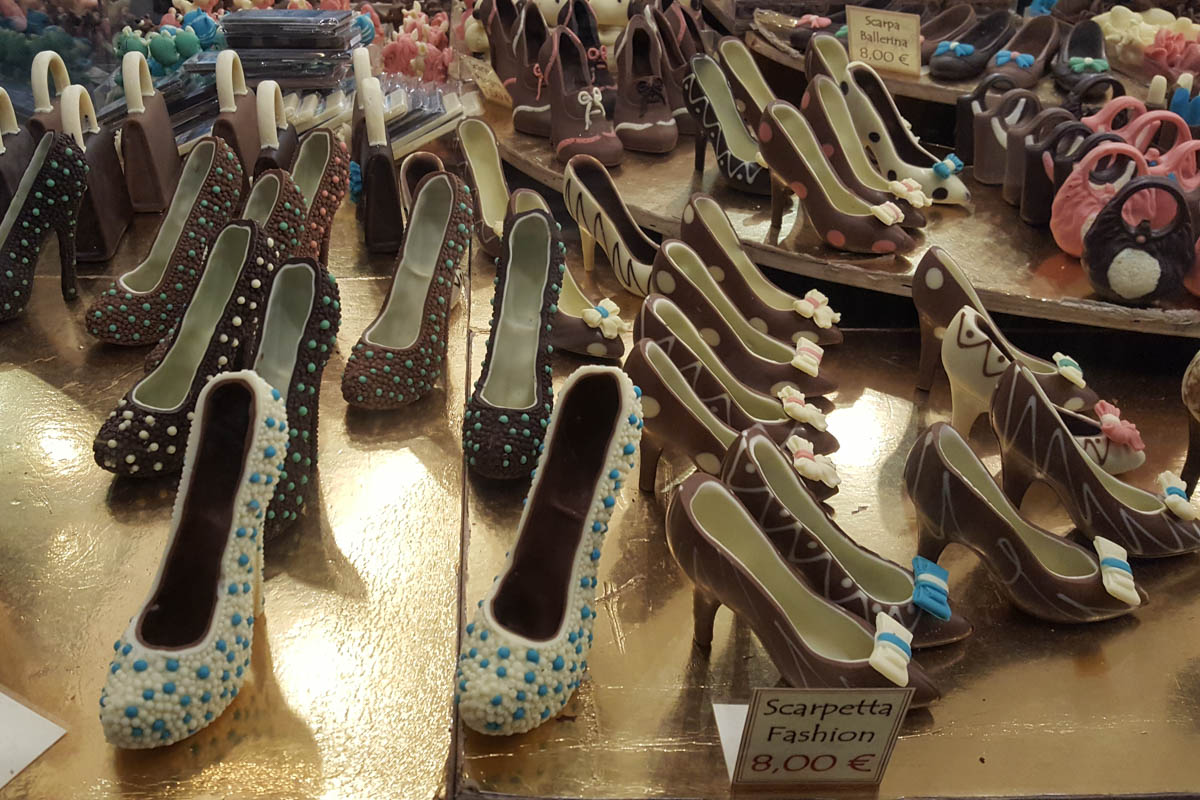 Chocolate shoes and bags - Chocolate Festival - Padua, Veneto, Italy - rossiwrites.com