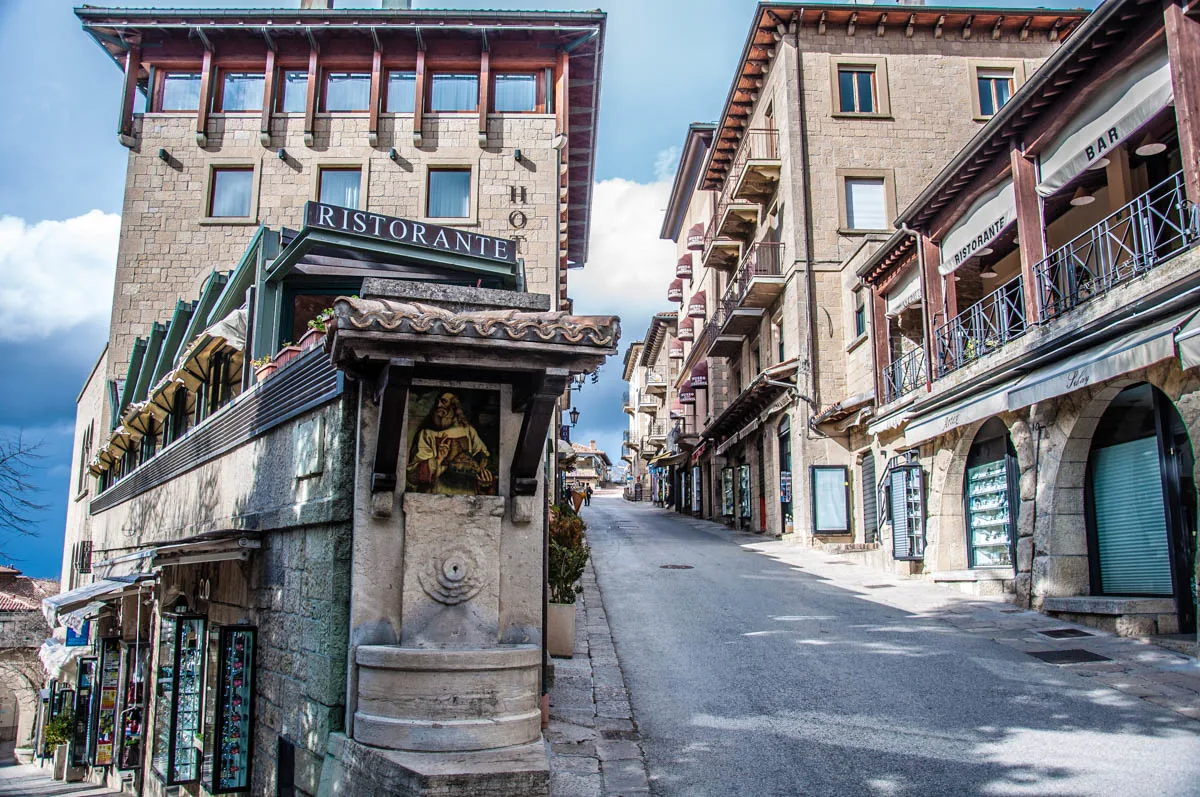 The main street - San Marino - rossiwrites.com