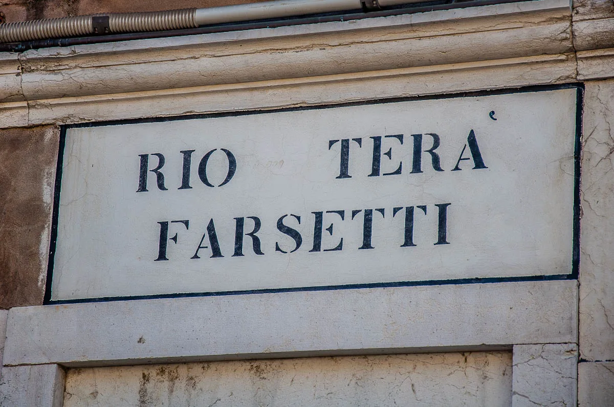 Venetian place name Rio Tera' - Venice, Italy - rossiwrites.com