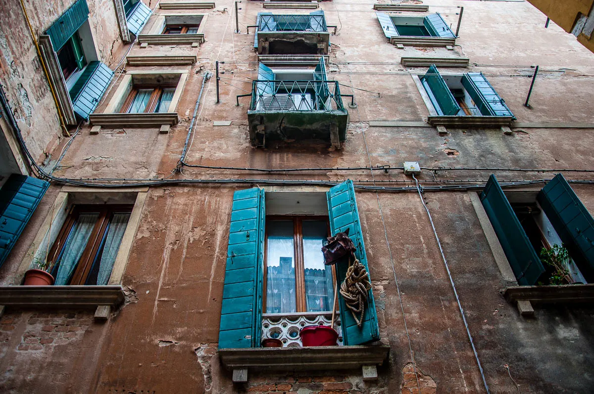 Venetian windows - Venice, Italy - rossiwrites.com