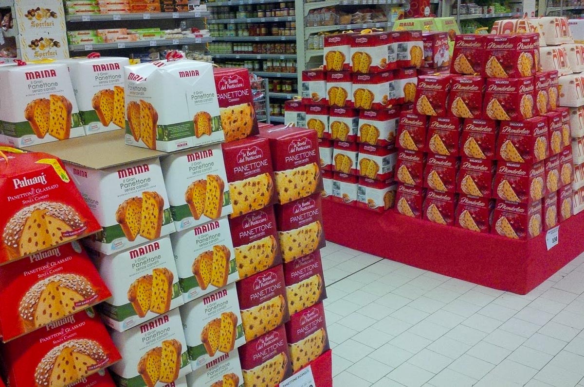 Colourful boxes of panettone sold in a local supermarket - Vicenza, Italy - rossiwrites.com