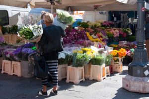 Buying flowers, The Marketplace, Piazza dei Signori, Padua, Italy - www.rossiwrites.com