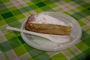 Lemon cake, Pea Festival, Sagra dei Bisi, Lumignano, Veneto, Italy - www.rossiwrites.com
