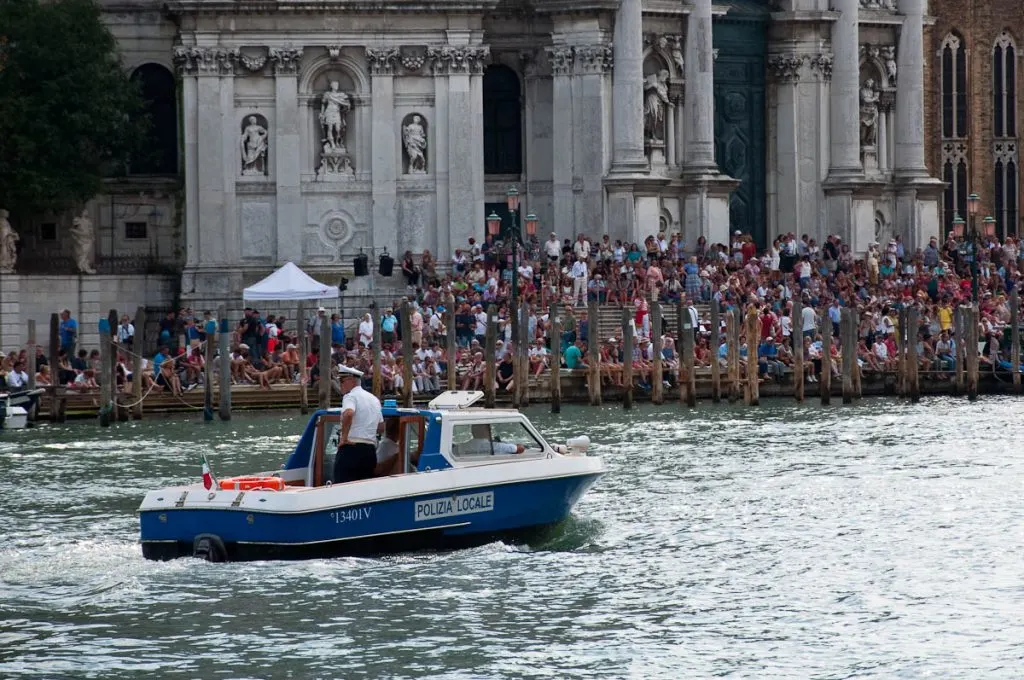The Polizia Locale boat - Historical Regatta - Venice, Italy - rossiwrites.com