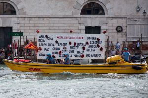 The Stop Alla Violenza Contro le Donne boat, Historical Regatta, Venice, Italy - www.rossiwrites.com
