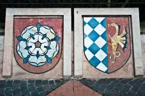 Crests - Lazise, Lake Garda, Italy - www.rossiwrites.com