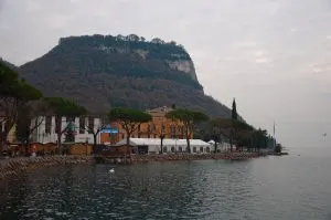 The promenade - Garda, Lake Garda, Italy - www.rossiwrites.com