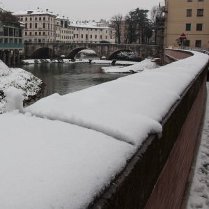 The riverbank in the snow - Vicenza, Veneto, Italy - www.rossiwrites.com