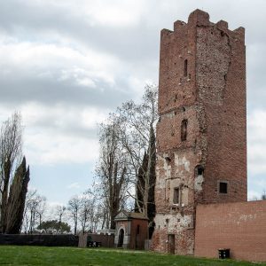 The tower of La Rocca dei Tempesta - Noale, Veneto, Italy - www.rossiwrites.com