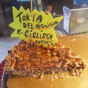 The Cyclists' and Bikers' Cake served in a bar in Teolo - Euganean Hills, Veneto, Italy - www.rossiwrites.com