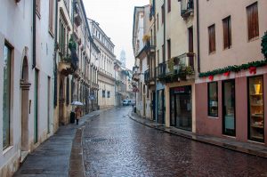 A curving street on a rainy day - Vicenza, Veneto, Italy - www.rossiwrites.com