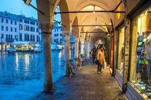 A portico protecting the passers-by from the rain - Padua, Veneto, Italy - www.rossiwrites.com