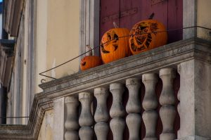 How to say 'Trick or Treat' in Italian - Dolcetto o scherzetto - Vicenza, Veneto, Italy - www.rossiwrites.com