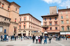 A lively square - Bologna, Emilia-Romagna, Italy - www.rossiwrites.com