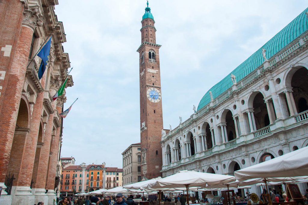 Piazza dei Signori on a market day - Vicenza, Italy - rossiwrites.com