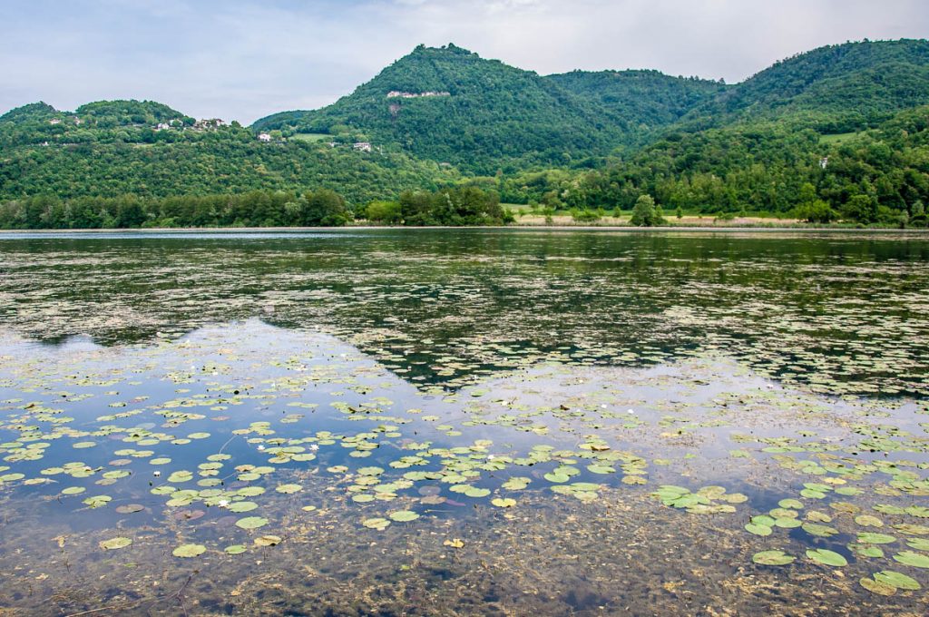 View of the lake with the Berici Hills - Lake Fimon, Arcugnano, Vicenza, Veneto, Italy - rossiwrites.com