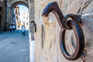 Horse tying ring - Bergamo Upper City, Lombardy, Italy - rossiwrites.com