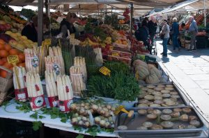 Fresh veg - Daily Market - Padua, Veneto, Italy - rossiwrites.com